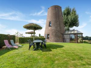 Charming Nieuwpoort Mill Retreat