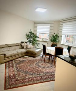 Modern 2-Bed Urban Apartment