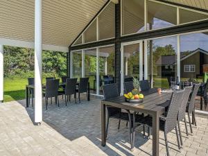18 person holiday home in Grenaa