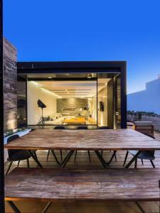 Rooftop & Private Pool Property Family