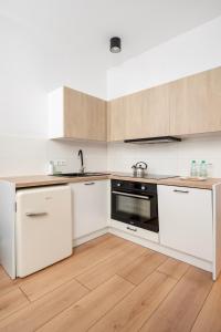 Cozy Urban Studio by BookingHost