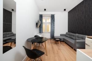 Cozy Urban Studio by BookingHost