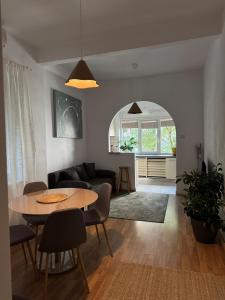 Pi 1 - APARTMENT IN THE HEART OF BUCHAREST, AMAZING LOCATION, COZY, SLEEPS 4