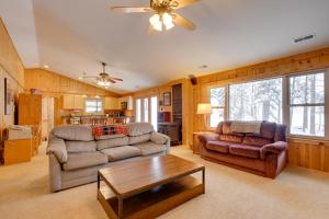 Minocqua Lakefront Cabin with Deck