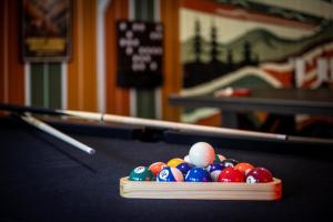 Hill Gem - Heated Cowboy Pool- Hot Tub- Game Room- Pets