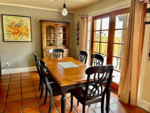 French Quarter Garden Cottage-Downtown, Hot Tub