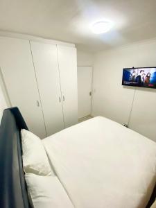 Chill & Cozy shared apartment with Michael