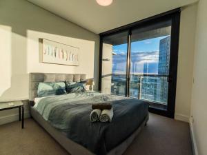 Bright and Spacious 2BR Apartment in Olympic Park