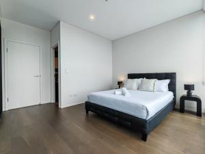 Charming 2 bedroom APT overlooking Accor Stadium