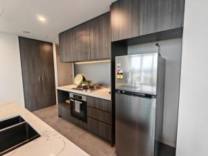 Charming 2 bedroom APT overlooking Accor Stadium