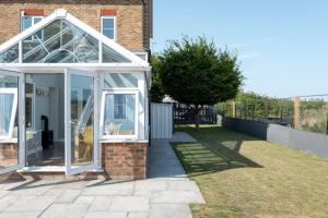 The Rainbow Retreat -Spacious 5-Bed Home -Long-Stay Friendly -Ideal for Contractors & Families