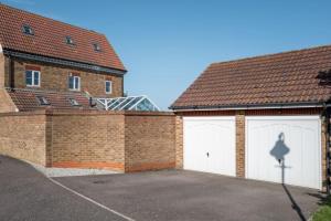 The Rainbow Retreat -Spacious 5-Bed Home -Long-Stay Friendly -Ideal for Contractors & Families