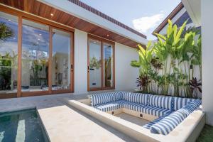 Tropical 2BR Design Villa Pool, Lounge & Workdesk