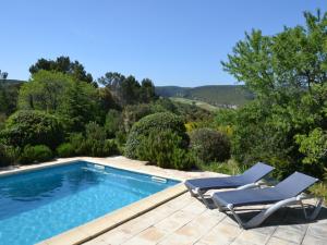 Villas Modern villa with private pool in Cesseras : photos des chambres