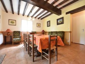 Charming holiday home with pool and pond