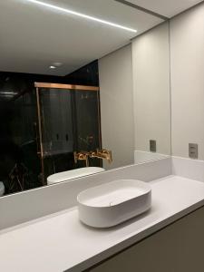 Apartamento luxo com serviço de hotel no W SP