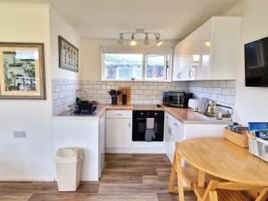 197 Broadside Holiday Chalet near Broads & Beaches