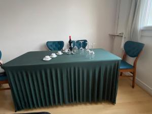 Chambre Privee ORY à coté de lAeroport de Paris Orly dans un appartement