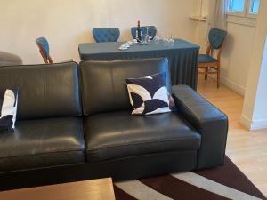 Chambre Privee ORY à coté de lAeroport de Paris Orly dans un appartement