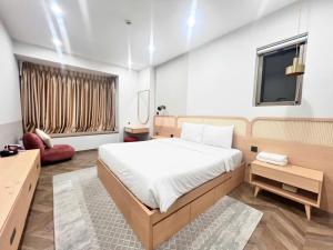 StayX Luxury Apartment near SECC