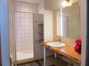 Maisons de vacances Holiday Home in Beziers with Pool and Vineyard : photos des chambres