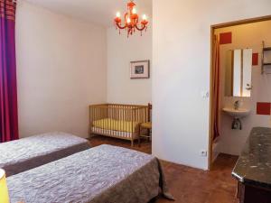 Maisons de vacances Holiday Home in Beziers with Pool and Vineyard : photos des chambres