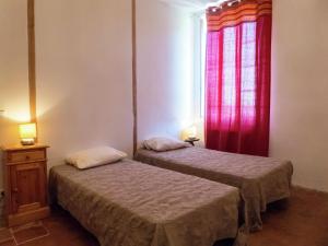 Maisons de vacances Holiday Home in Beziers with Pool and Vineyard : photos des chambres