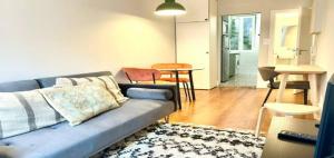 RS1E Cozy, NEW AC! quiet & central, perfect stay!