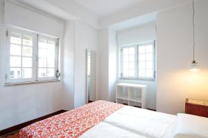 BL Bairro Alto famous BICA Funicular street view