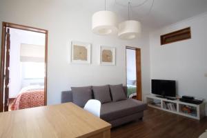 BL Bairro Alto famous BICA Funicular street view