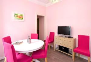 B1 Luminous & Spacious Gem! LIS Downtown in BICA Neighborhood