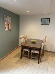Maisons de vacances Charming 2 Bedroom Home in Central Beziers : photos des chambres