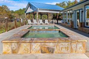 Paradise Springs by American Patriot Getaways