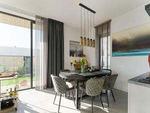 Villa in Zeewolde with Private Jetty