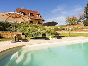 Villas Poolside Luxury Villa in Montignac : photos des chambres