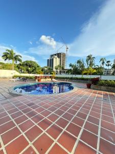 Alojamiento cerca de Avenida Bolívar Norte con Respaldo de Luz, agua constante y Piscina