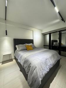 Alojamiento cerca de Avenida Bolívar Norte con Respaldo de Luz, agua constante y Piscina