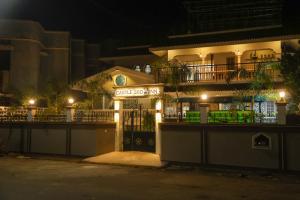 Castle 360 Inn