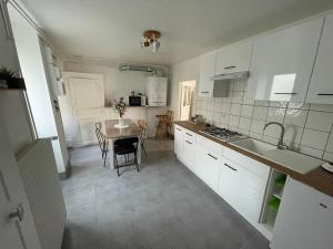 Petite maison avec cour