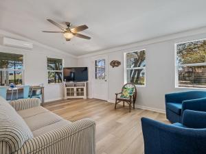 The Beach Nest - A Newly Renovated Paradise!