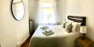 Super location 2 bedroom apartment 20 minutes from central London