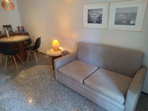 Tulip in flat SAN martain