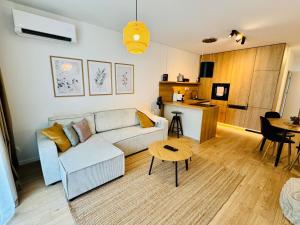 Little Rome - 2 Bedroom Apartment with Garden and Free Parking