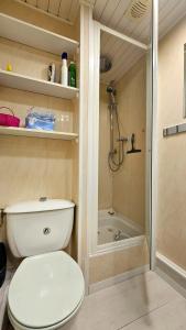 Cozy Beachside Studio for 4 with WiFi in Cap dAgde