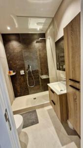 Modern cozy flat close to Attractions & Transport