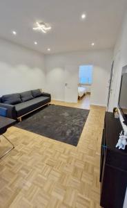 Modern cozy flat close to Attractions & Transport