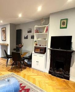 Central 2BR Pets Free Parking