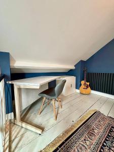 Central 2BR Pets Free Parking