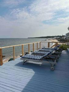 Beachfront Greenport Villa