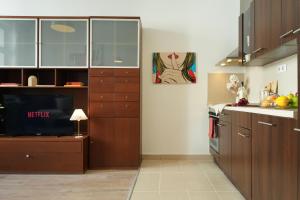 Pop Art 2BR Bold & Bright Escape Inside Gozsdu